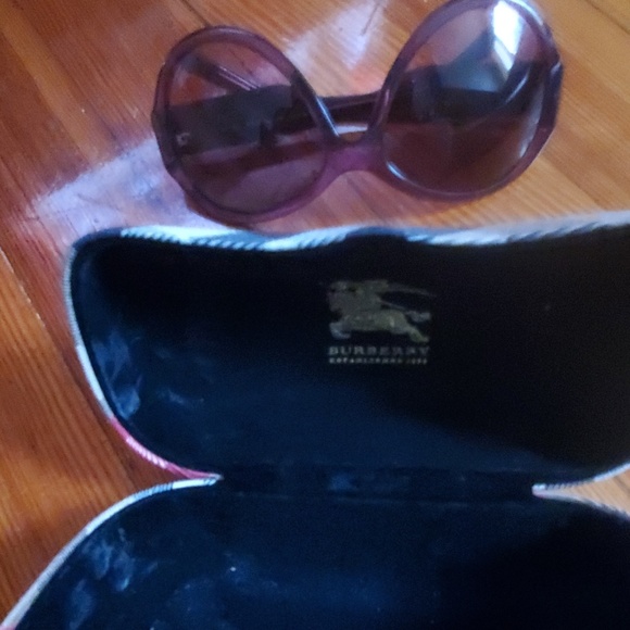 Burberry sunglasses - Picture 5 of 8